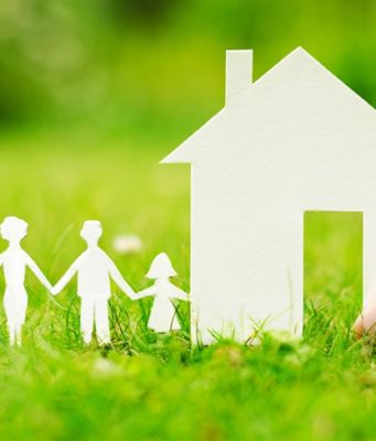 Особенности и виды натяжных потолков для жилых помещений