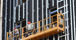 Как арендовать фасадный подъемник?