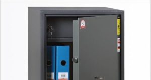 Ассортимент офисных сейфов в каталоге Positiff-Office: огнестойкие, взломостойкие, мебельные