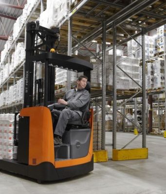 Как правильно выбрать складскую технику?