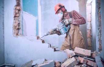 Демонтажные работы: необходимый этап строительства и ремонта