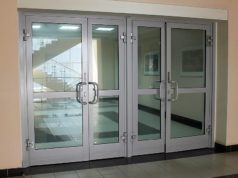 Плюсы алюминиевых дверей