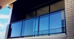 Виды стеклянных ограждений для балкона