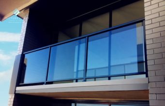 Виды стеклянных ограждений для балкона