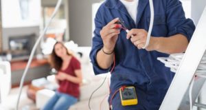 ОСОБЕННОСТИ ВЫЗОВА ЭЛЕКТРИКА НА ДОМ