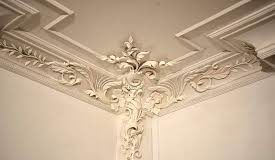 Как ухаживать за лепниной в доме