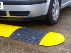 Лежачий полицейский: законность, установка и демонтаж