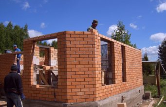 Технология строительства дома из кирпича