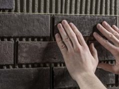 Особенности укладки плитки на фасаде