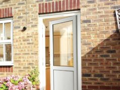 Плюсы пластиковых входных дверей