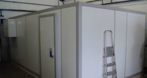 Что представляет собой холодильная цветочная камера?