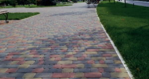 Тротуарная плитка Старый Город от «Ок Плитка»: преимущества формы и схемы укладки