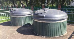 Достоинства и недостатки подземных мусорных баков