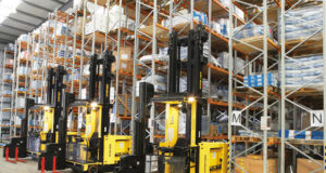 Штабелеры для склада: разновидности