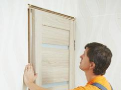 Как установить межкомнатную дверь своими руками?