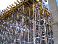 Преимущества использования телескопических стоек под опалубку