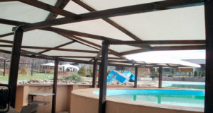 Из чего сделать навес на даче