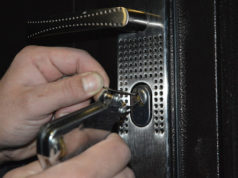 Методы вскрытия дверных замков