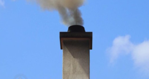 Почему дымит печь: возможные причины и способы устранения проблем