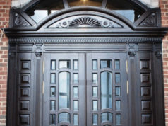 Какими свойствами должны обладать входные двери?