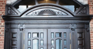 Какими свойствами должны обладать входные двери?