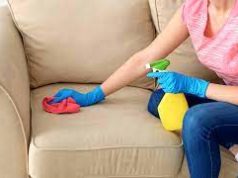 Как удалить пятна с обивки мягкой мебели?