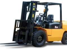 Кто использует вилочные погрузчики?