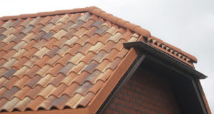 Достоинства и недостатки кровли из композитной черепицы