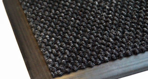 Для чего нужны грязезащитные коврики в помещении?