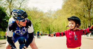 Чем полезны ролики для ребенка?