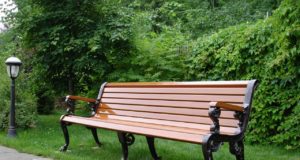 Преимущества чугунных скамеек