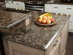 Преимущества и недостатки столешницы из натурального камня