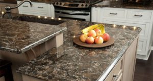 Преимущества и недостатки столешницы из натурального камня