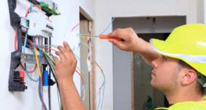Замена проводки в квартире: о чем стоит подумать заранее?