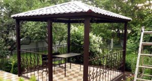 Металлическая беседка-особенности, преимущества