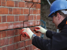 Способы заделки трещин в кирпичных стенах