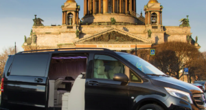 Преимущества аренды минивэна