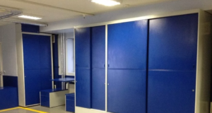 Роллетный шкаф в паркинг: особенности и преимущества