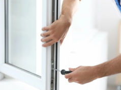 Когда необходим срочный ремонт пластиковых окон?