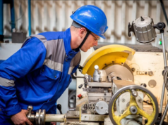 Токарь: преимущества профессии