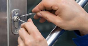 Аварийное вскрытие дверных замков