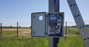 На какие моменты стоит обратить внимание при подключении электричества к участку