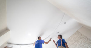 Преимущества натяжных потолков