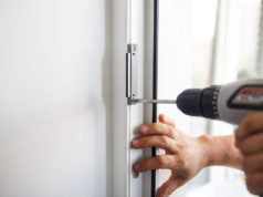 Замена фурнитуры пластикового окна