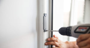 Замена фурнитуры пластикового окна