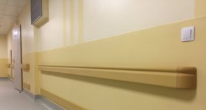 Опорные поручни: особенности и преимущества