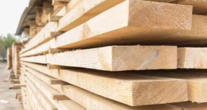 Обрезная доска: особенности и преимущества