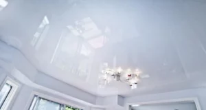 Потолки из ПВХ: особенности и преимущества