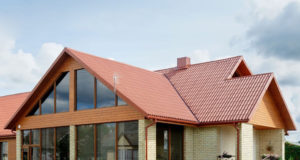 Плоская или скатная крыша: что лучше?