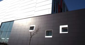 Облицовка фасадов зданий керамогранитом